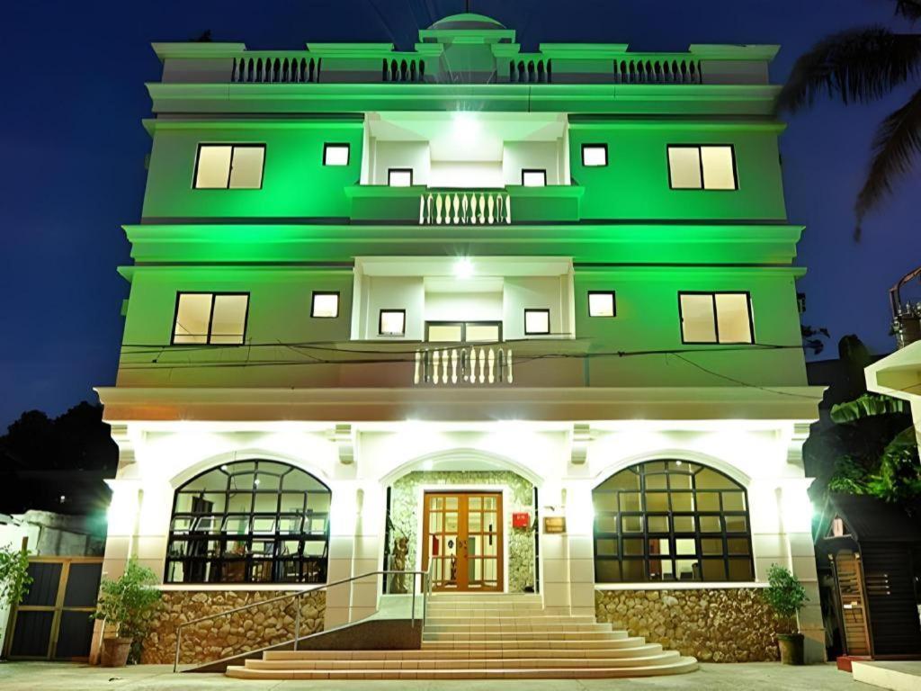 El Haciendero Private Hotel Iloílo Exterior foto
